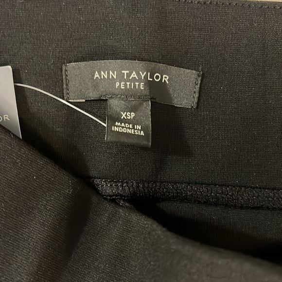 NWT Ann Taylor Petite Stretch Pull-On Dress Pants - Size XSP - Picture 3 of 12